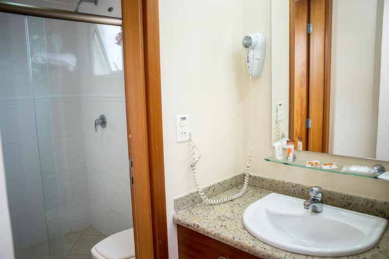 Bathroom 4, Gloria Garden Suites, Macaé