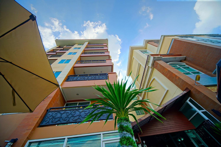 Exterior & Views 2, Greenview Ekkamai 10, Wattana