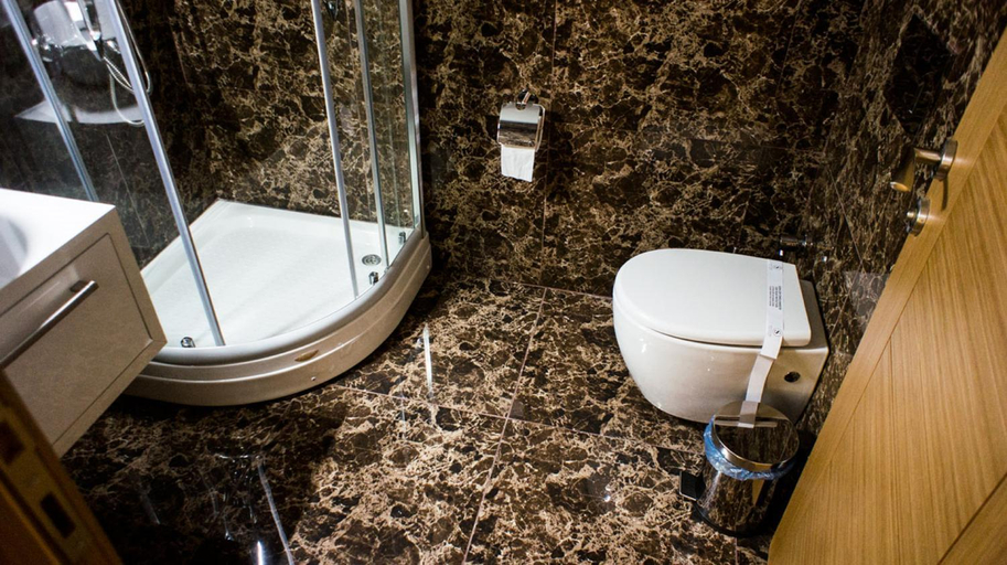 Bathroom 3, Sun Suites, Kadıköy