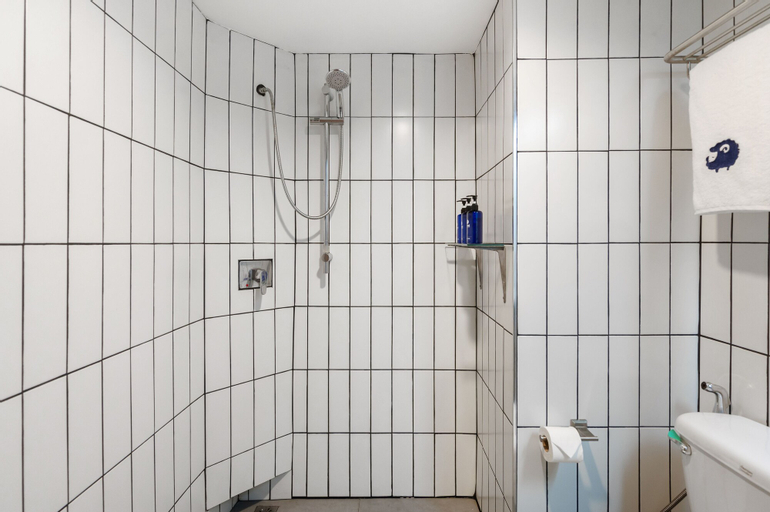 Bathroom 14