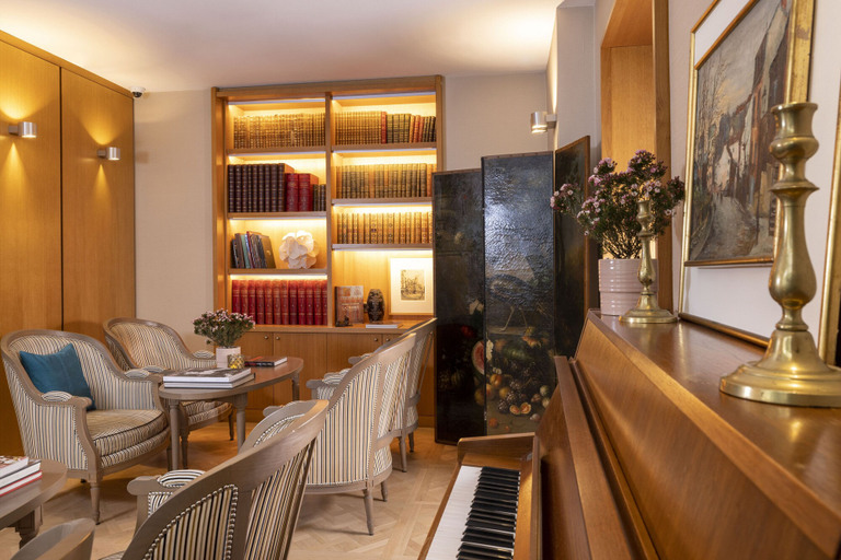 Food & Drinks 5, Hotel Pas De Calais, Paris