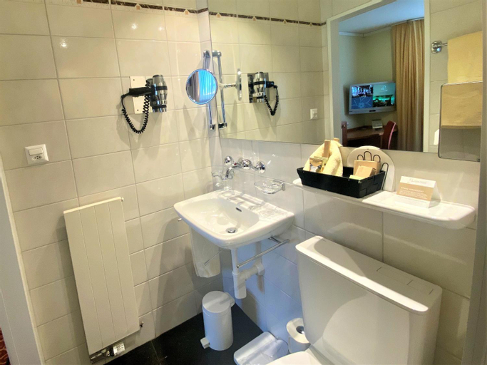 Bathroom 3