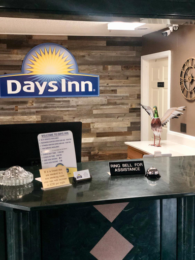 Public Area, Days Inn & Suites by Wyndham Stuttgart, Arkansas