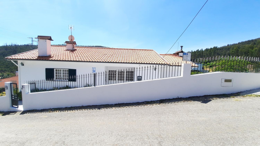 Others 3, Casa de Vilarinho, Arouca