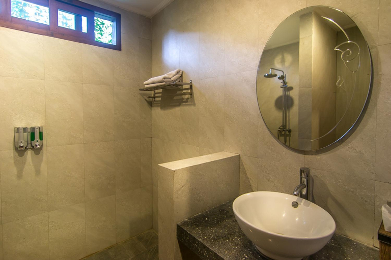 Bathroom 4