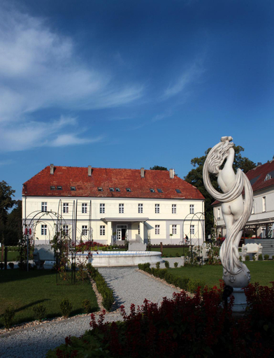 Others 2, Hotel Nysa, Nysa