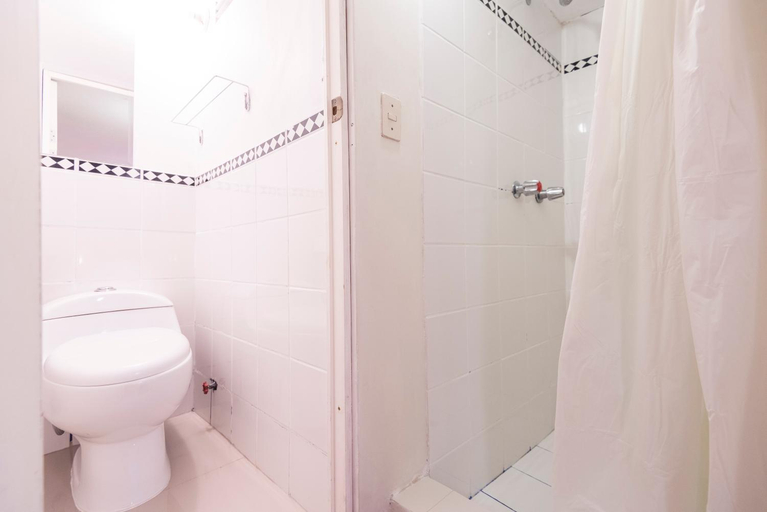 Bathroom 5, INTI KILLA Hostel, Lima
