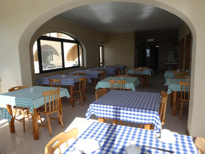 Others 4, San Antonio Guesthouse