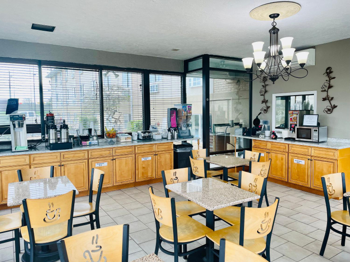 Food & Drinks 5, Super 8 By Wyndham Corbin/London Ky, Laurel