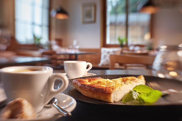 Food & Drinks 4, Le Mont-Vully - Hotel Restaurant, Lac