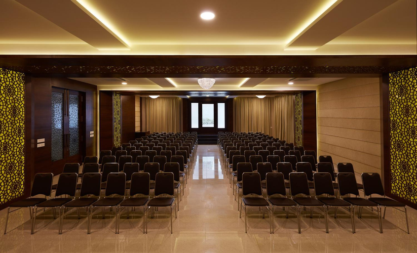 Others 5, Kamar Residences, Chennai