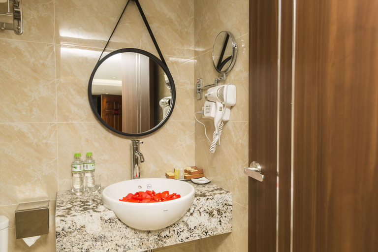 Bathroom 3, Blubiz Hotel 8, Từ Liêm