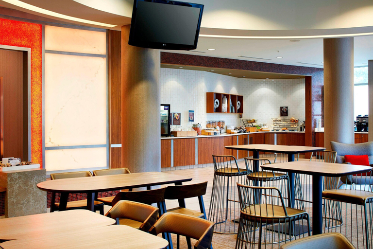Food & Drinks 5, SpringHill Suites Columbus OSU, Franklin