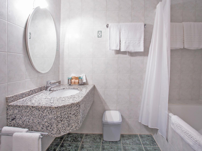 Bedroom 2, Hotel du Cheval Blanc - City center, La Gruyère