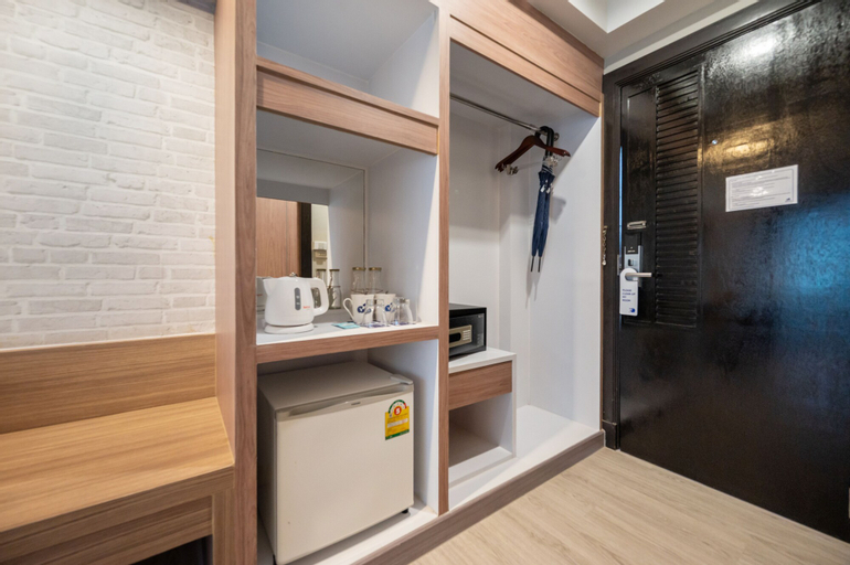 Bathroom 23