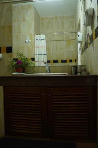 Bathroom 4, Clouds Holiday Bungalow, Haputale