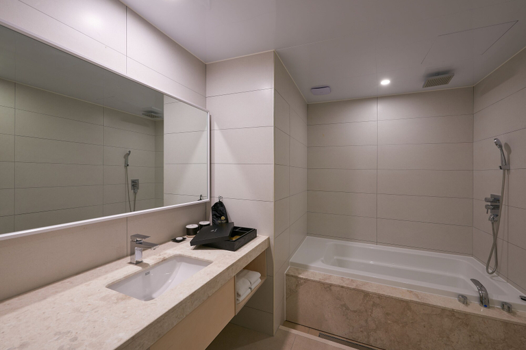 Bathroom 4, CS Hotel, Gwangsan