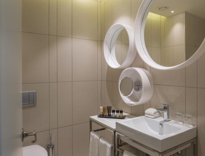 Bathroom 5, Prima Millennium Hotel Ra'anana