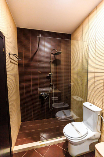 Bathroom 5, Hotel Vlora International, Vlorës