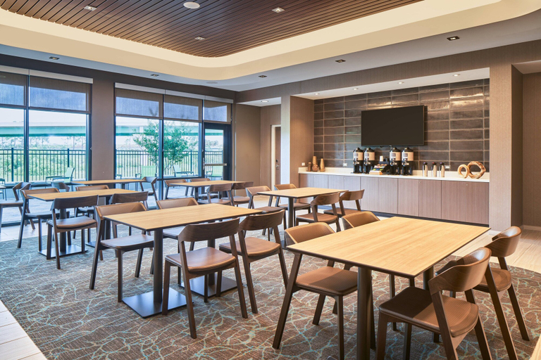 Food & Drinks 5, SpringHill Suites by Marriott Orlando Lake Nona, Orange