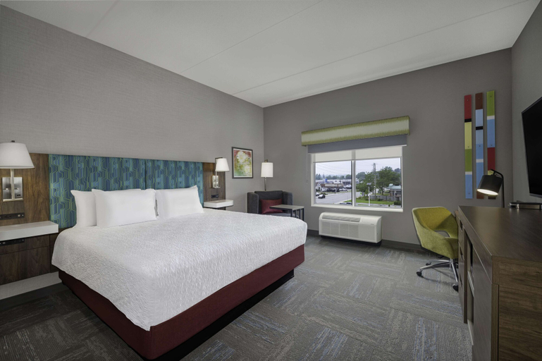 Bedroom 3, Hampton Inn Midland, On, Simcoe