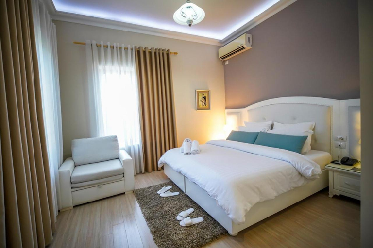 Bedroom 2, Univers Resort, Elbasanit