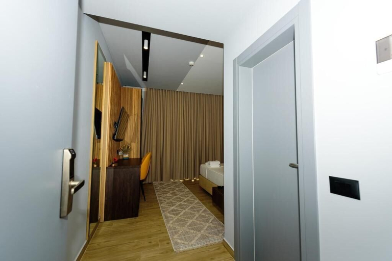 Others 5, KAAN Hotel, Vlorës