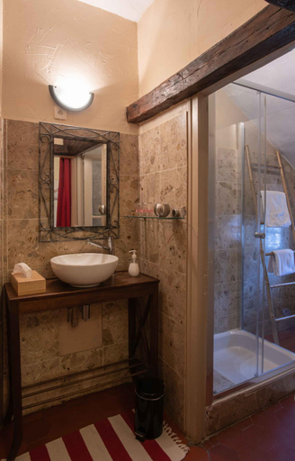 Bathroom 4, Les Pierres de Chevreuse, Yvelines