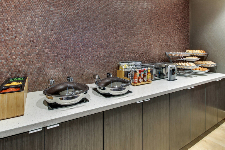 Food & Drinks 4, SpringHill Suites by Marriott Montgomery Downtown, Montgomery