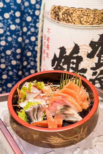Food & Drinks 13