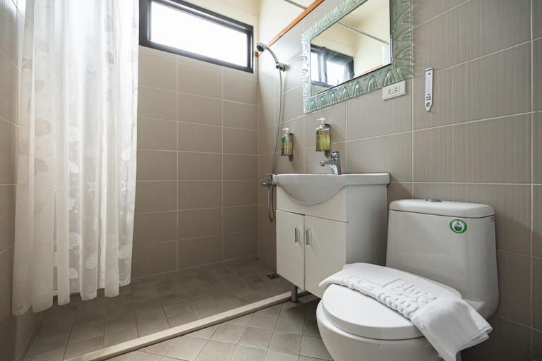 Bathroom 3, Flower and Star Garden Bed and Breakfast, Nantou