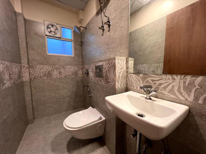 Bathroom 4, Hotel Grande Residency, Jaipur