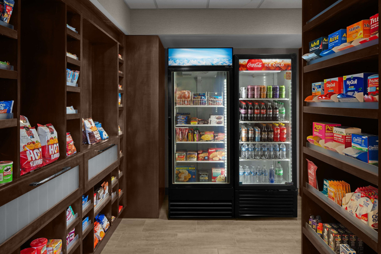 Food & Drinks 4, Hampton Inn & Suites Grand Rapids-Airport 28th St, Kent