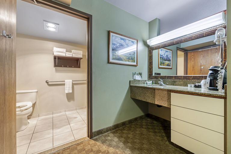 Bathroom 4, Seaport Inn and Suites, Nez Perce