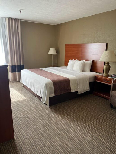 Bedroom 3, Quality Inn & Suites New Castle, Lawrence
