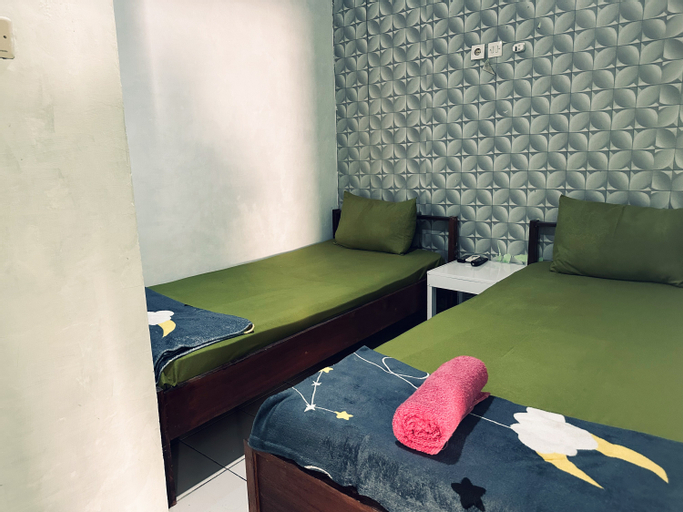 Bedroom 3, Guest House Hj Muriyah Syariah Slawi Mitra RedDoorz, Tegal