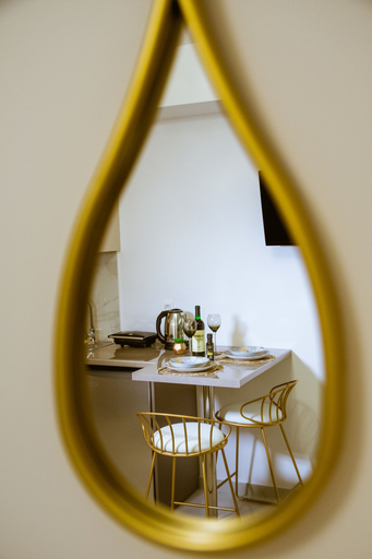 Food & Drinks 5, Konmari boutique suites, Crete