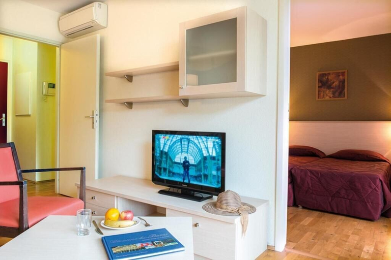 Bedroom 3, Adonis Divonne Résidence du Lac, Ain