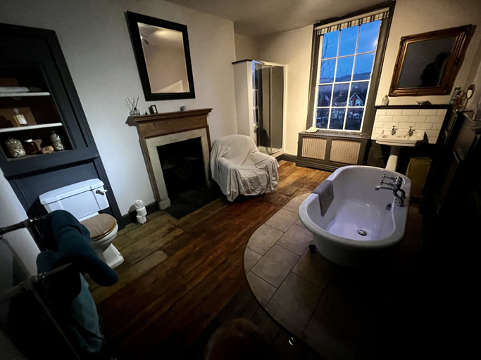 Bathroom 4, Central Bath Georgian Rooms, Bath and North East Somerset