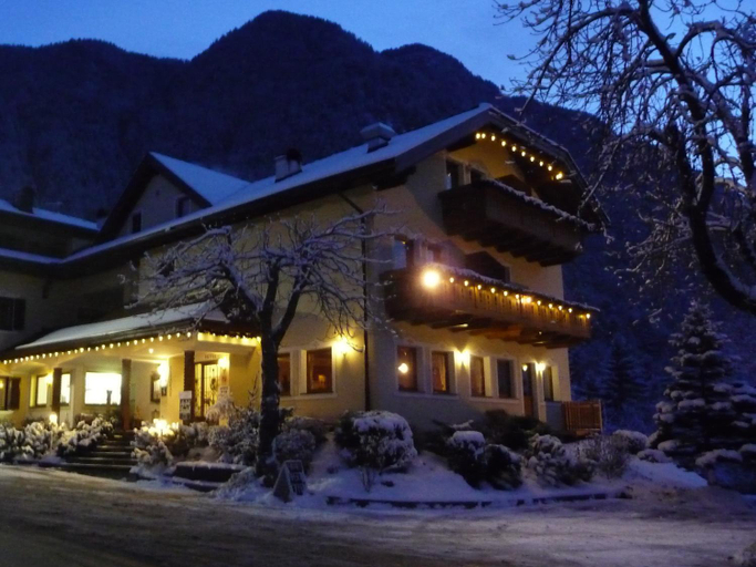 Exterior & Views 1, Hotel Weisses Rossl 3Sup, Bolzano
