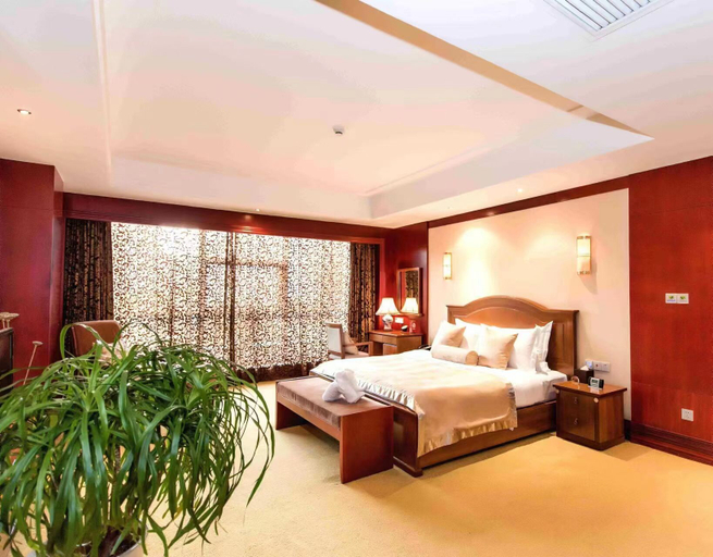 Bedroom 4, Ramada Plaza by Wyndham Chongqing West, Chongqing