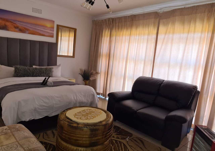 Bedroom 3, Khahiligi Investment Properties Guest, City of Johannesburg
