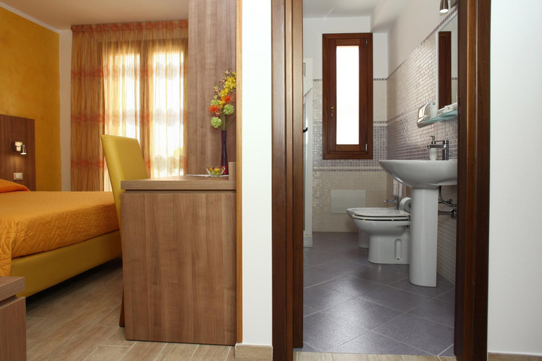 Bathroom 5, Coralia Bed and Breakfast, Trapani