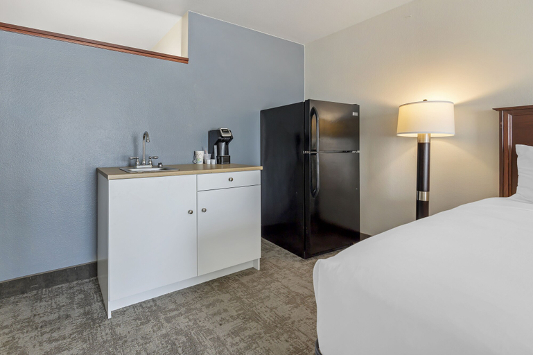 Bedroom 4, Seaport Inn and Suites, Nez Perce