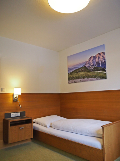 Bedroom 2, Hotel Egerthof B&B, Innsbruck Land