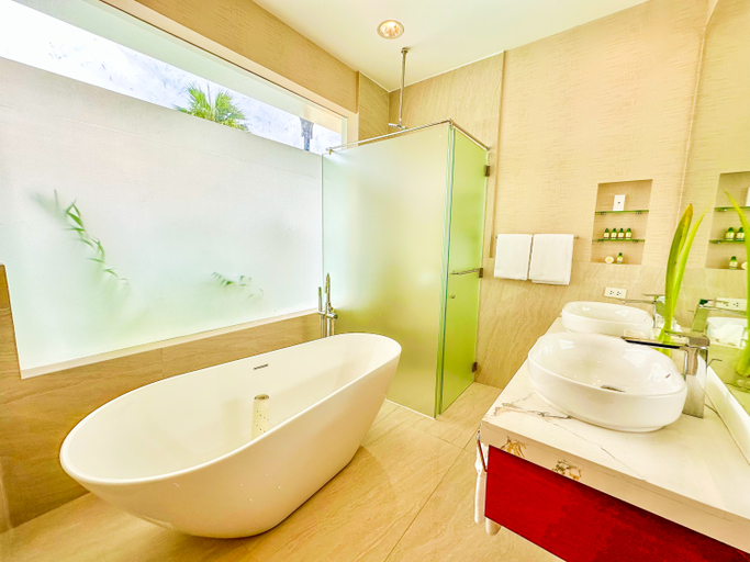 Bathroom 5, Misibis Bay Resort, Bacacay