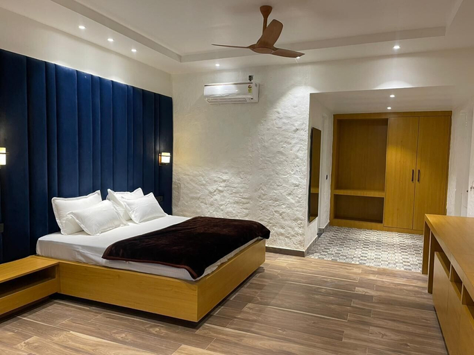 Bedroom 5, Mangalam Inn By AAA Grand, Kangra