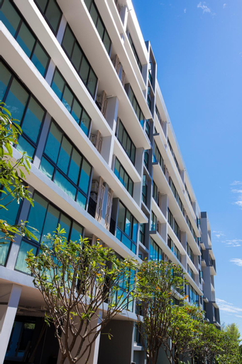 Exterior 4