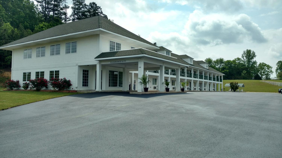 Others 4, Hurricane Inn, Wayne