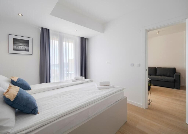Others 4, One bedroom apartment with pool Jane